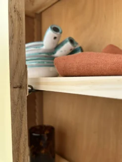 Armoire vitrée colorée
