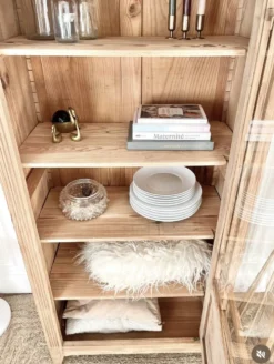 Armoire vitrée parisienne