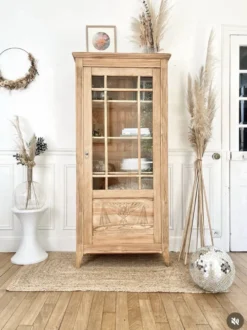 Armoire vitrée parisienne