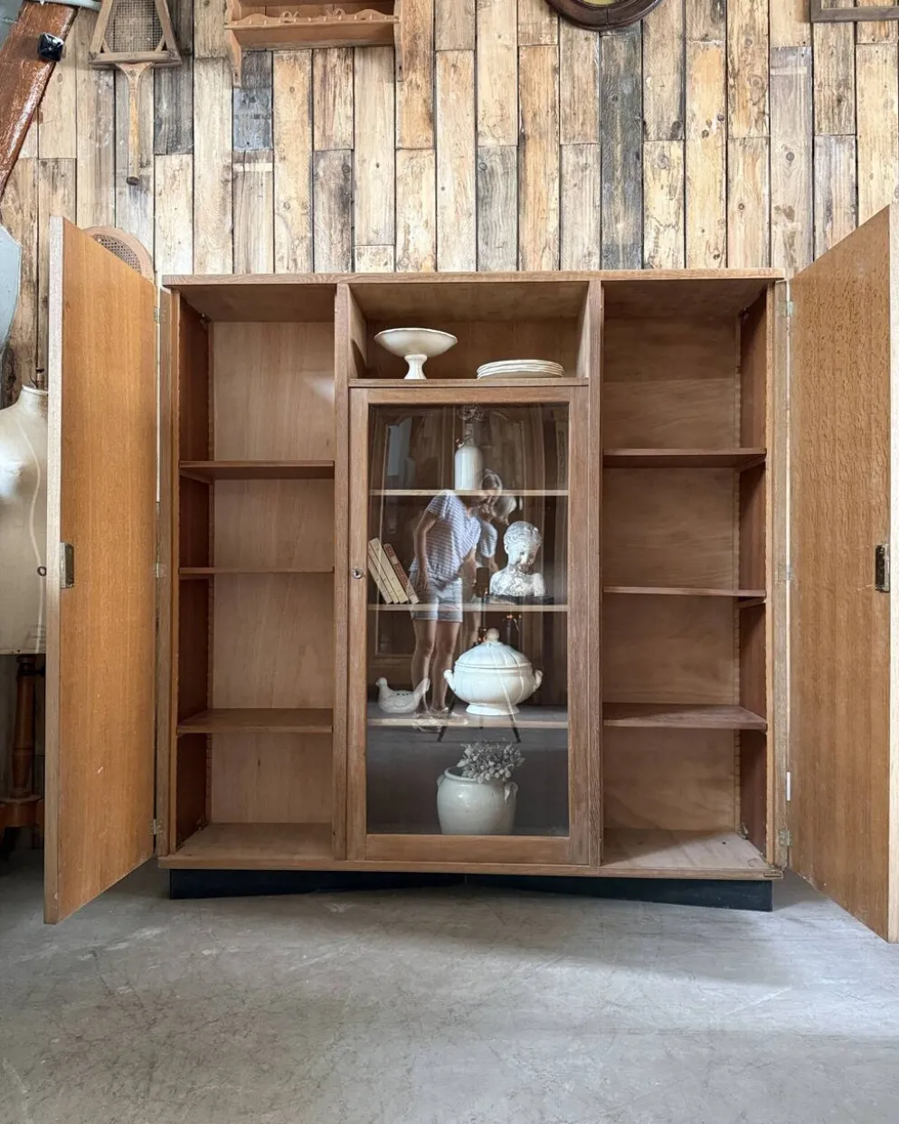 Armoire vitrée vintage Burwood, rénovée