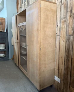 Armoire vitrée vintage Burwood, rénovée