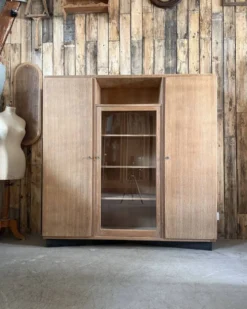 Armoire vitrée vintage Burwood, rénovée