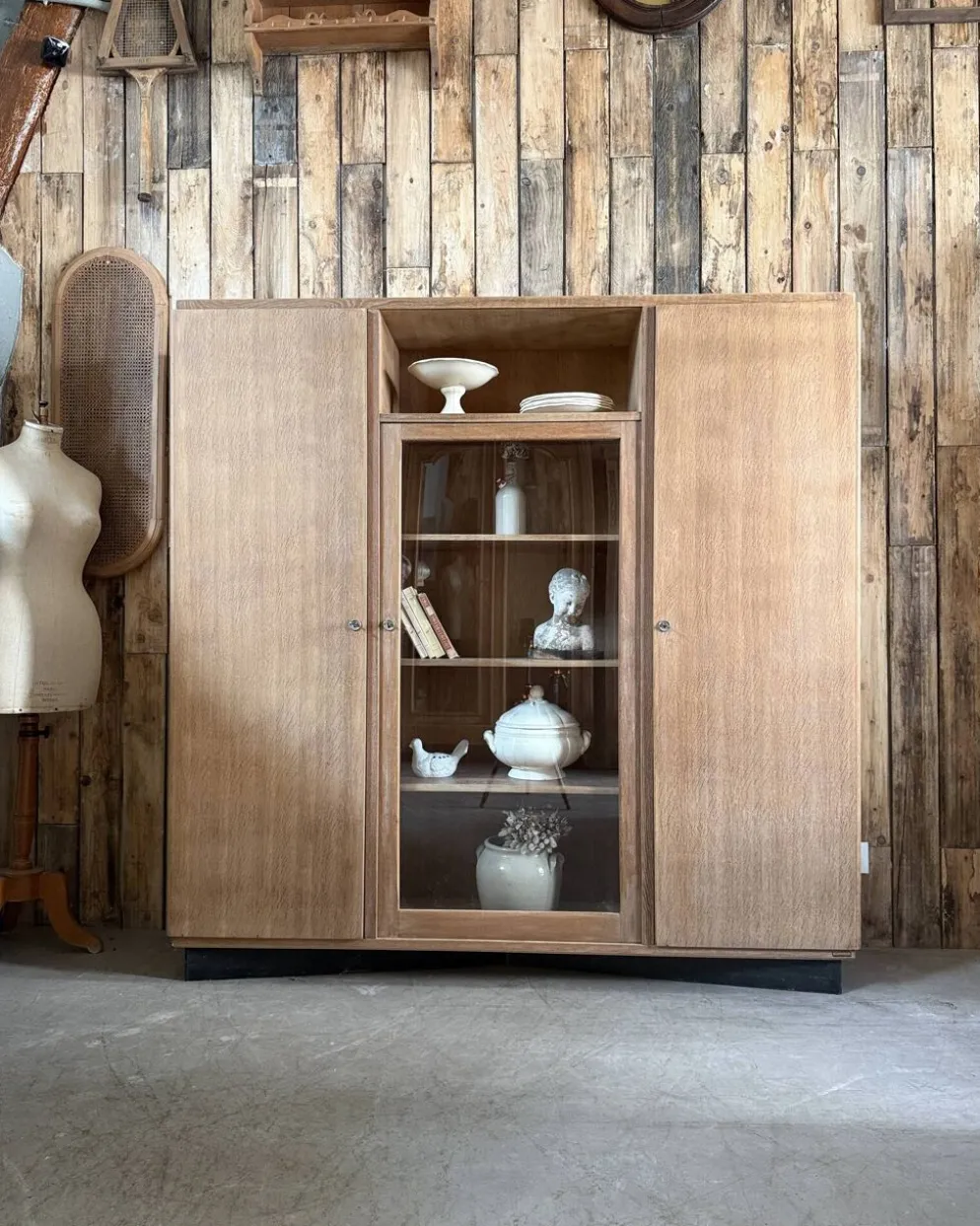 Armoire vitrée vintage Burwood, rénovée