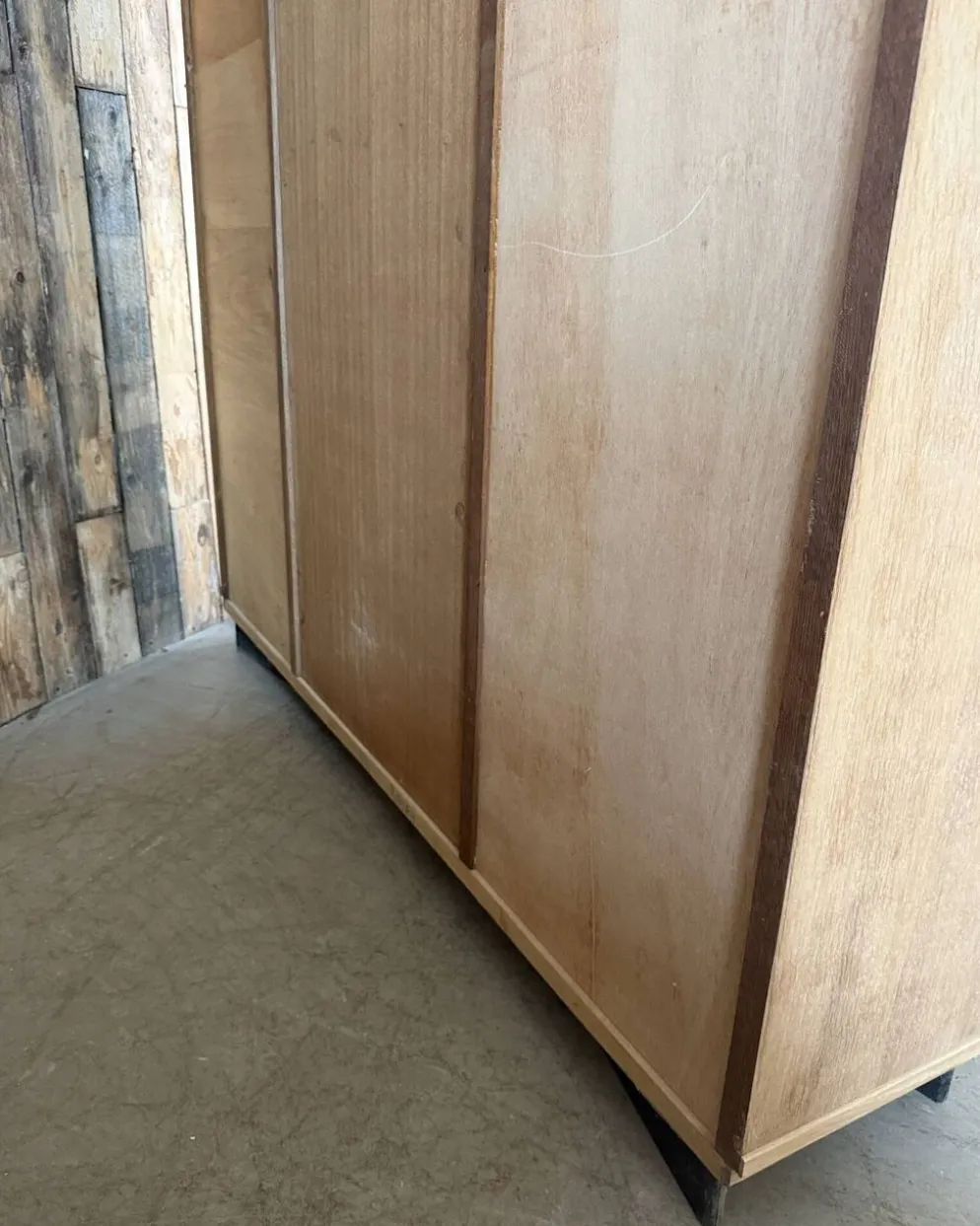 Armoire vitrée vintage Burwood, rénovée