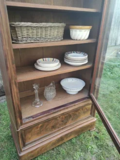 Armoire vitrine