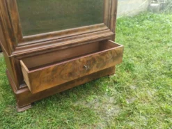 Armoire vitrine