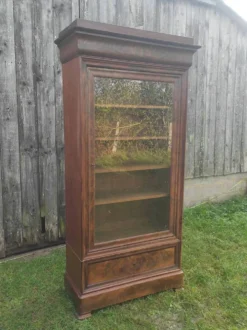 Armoire vitrine