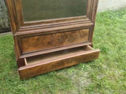 Armoire vitrine