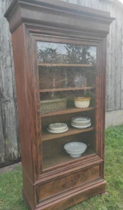 Armoire vitrine