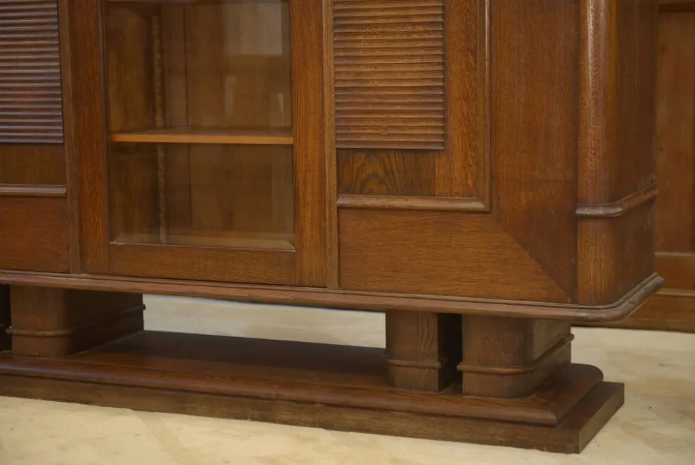 Armoire vitrine brutaliste en chêne Charles Dudouyt 1940’s