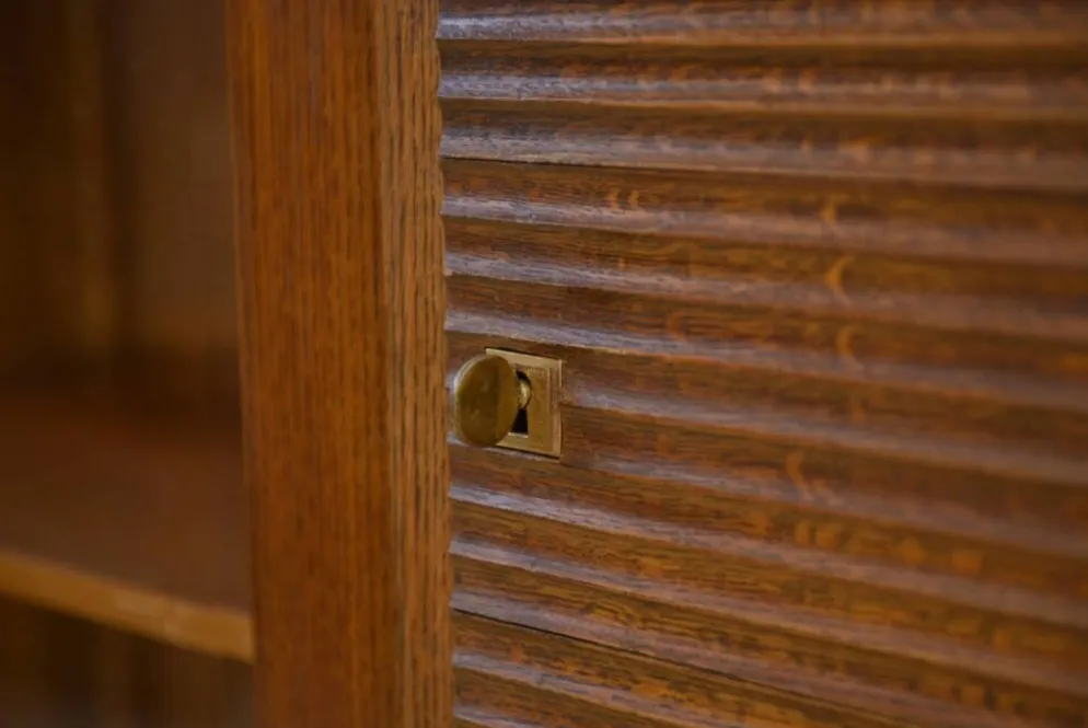 Armoire vitrine brutaliste en chêne Charles Dudouyt 1940’s