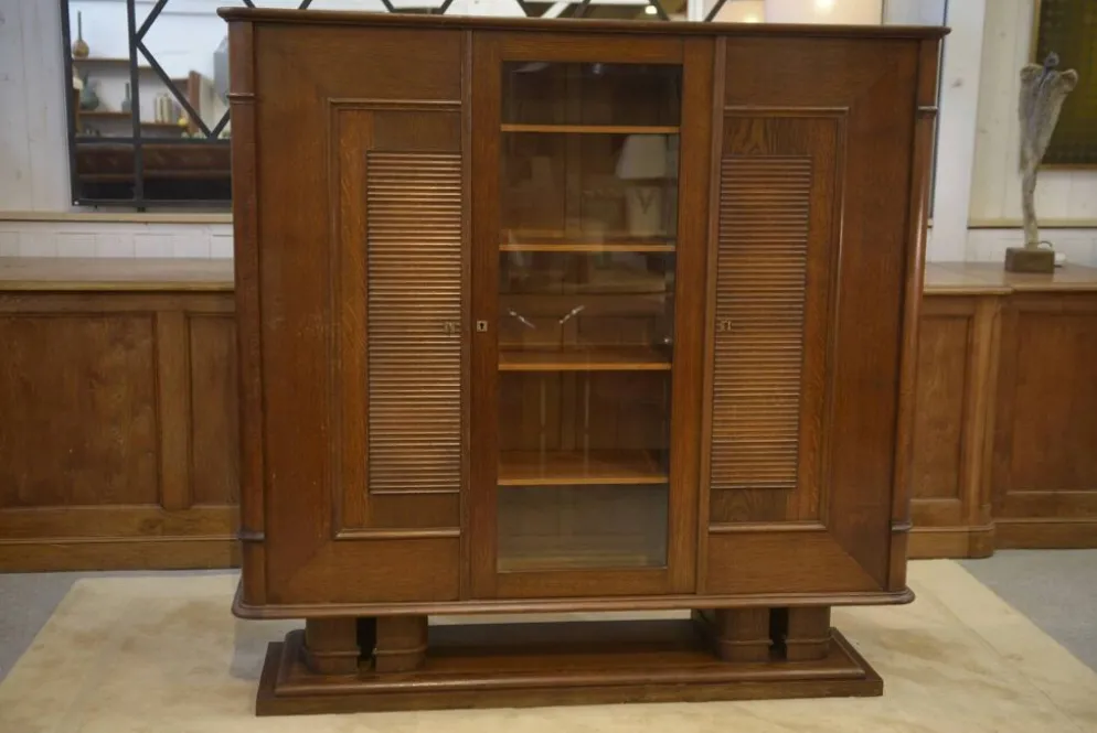 Armoire vitrine brutaliste en chêne Charles Dudouyt 1940’s