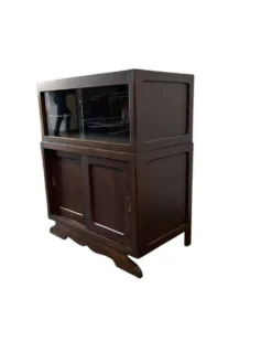 Armoire vitrine en bois vintage avec accent art déco