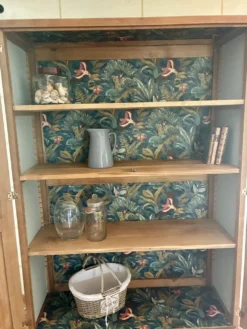 Armoire/vitrine/vaisselier