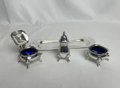 Arts de la table, serviteur 3 pièces plateau métal argenté début XXème