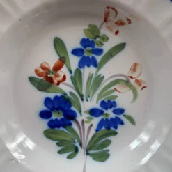 Assiette ancienne décor floral