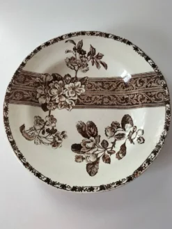 Assiette ancienne décor floral brun, Grand dépôt E. Bourgeois