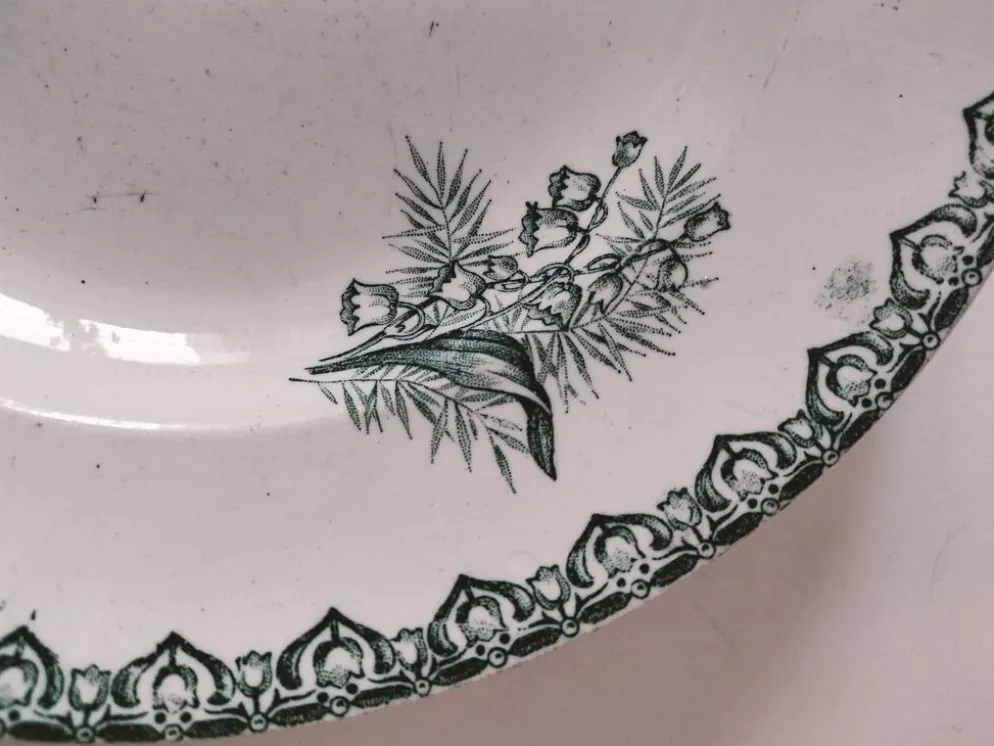 Assiette ancienne Faïencerie Saint-Amandinoise modèle Muguet époque 1900