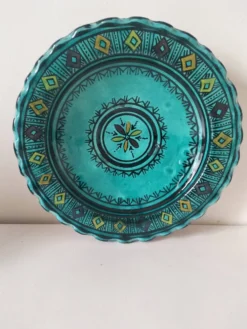 Assiette artisanale marocaine en faïence turquoise – Safi