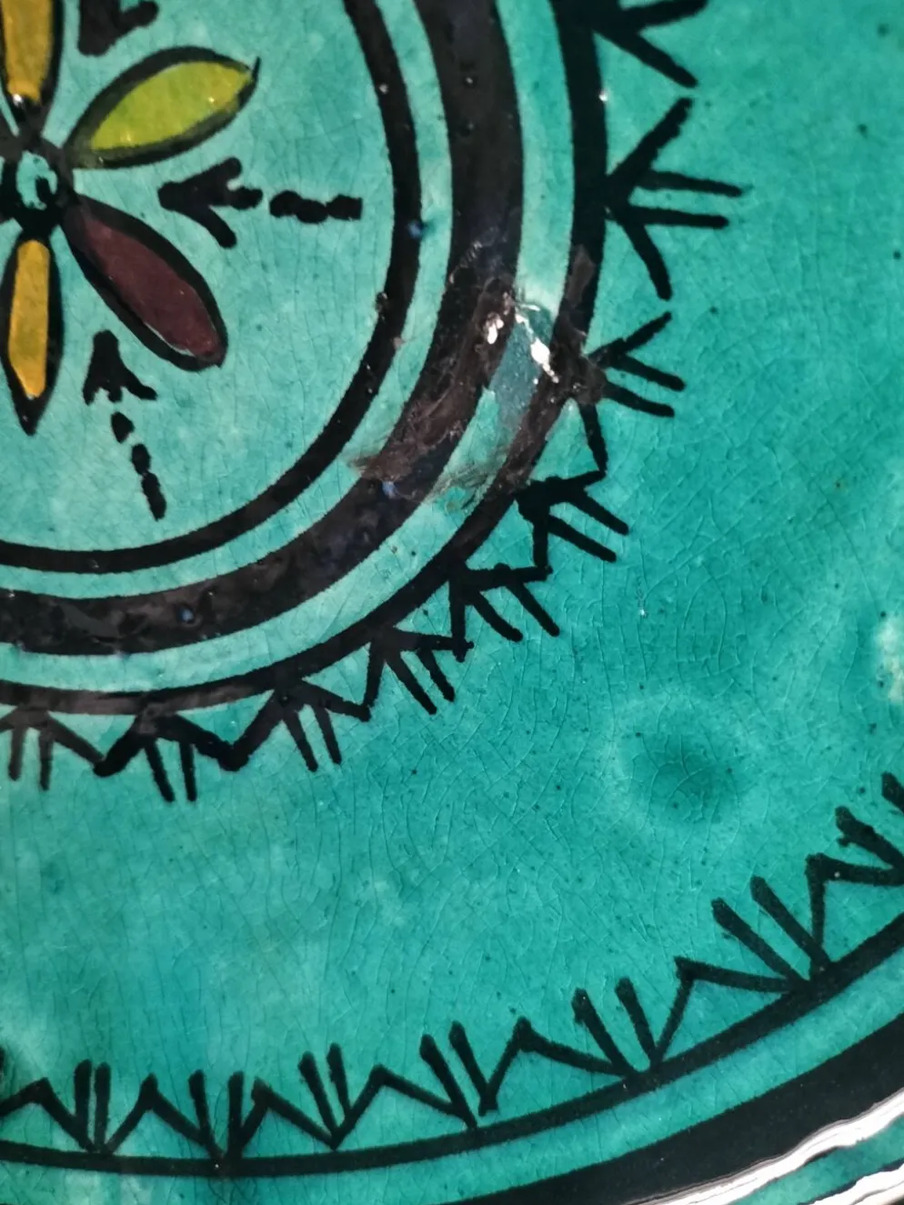 Assiette artisanale marocaine en faïence turquoise – Safi