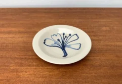 Assiette bol en céramique de studio du milieu du siècle de Wallakra, Suède, années 1960.