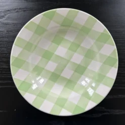 Assiette à carreaux vert pâle