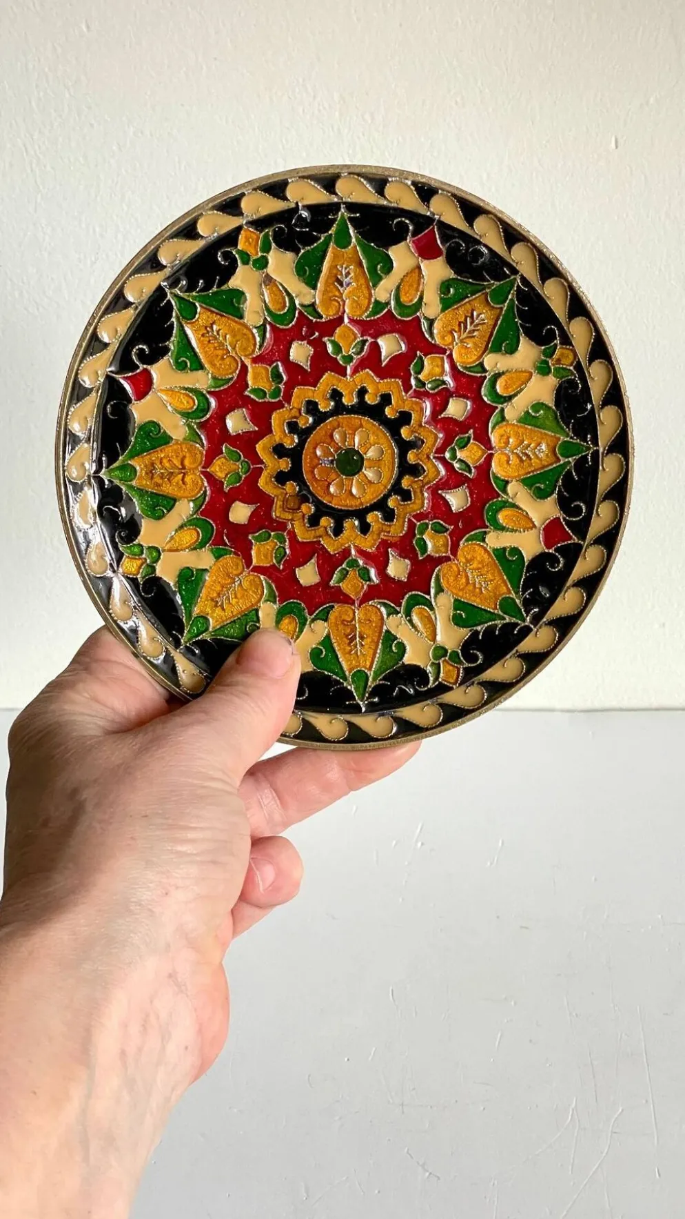 Assiette cloisonnée laiton vintage
