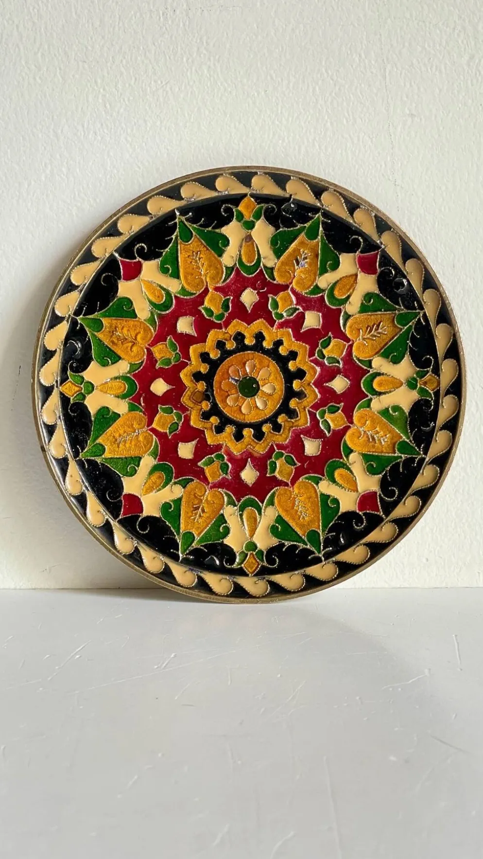 Assiette cloisonnée laiton vintage