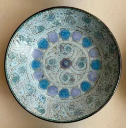 Assiette creuse en céramique émaillée, Danuta Le Hénaff