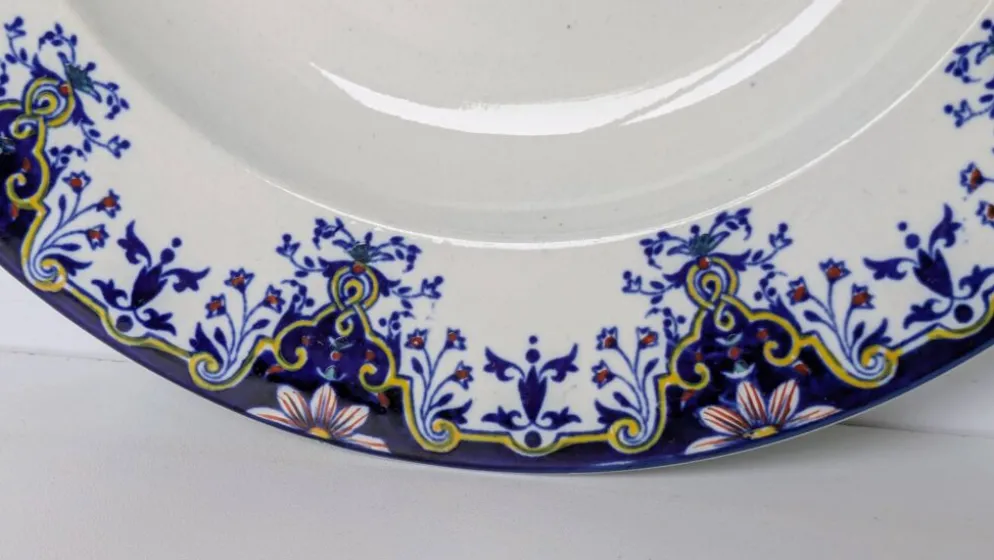 Assiette Creuse en Faïence - Décor "Style Rouen" - Marque JVB - Fin XIXe