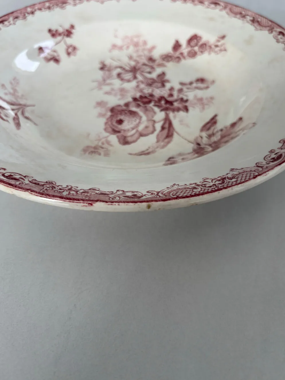 Assiette creuse terre de fer décor floral modèle Fontanges de Sarregue