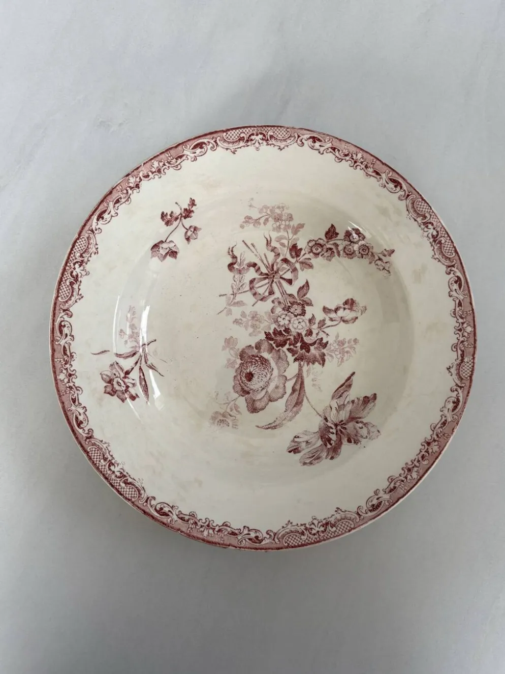 Assiette creuse terre de fer décor floral modèle Fontanges de Sarregue