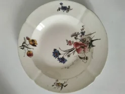 Assiette creuse Terre de Fer HB & Cie décor fleurs des champs 1900-1910
