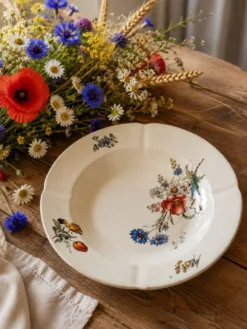 Assiette creuse Terre de Fer HB & Cie décor fleurs des champs 1900-1910