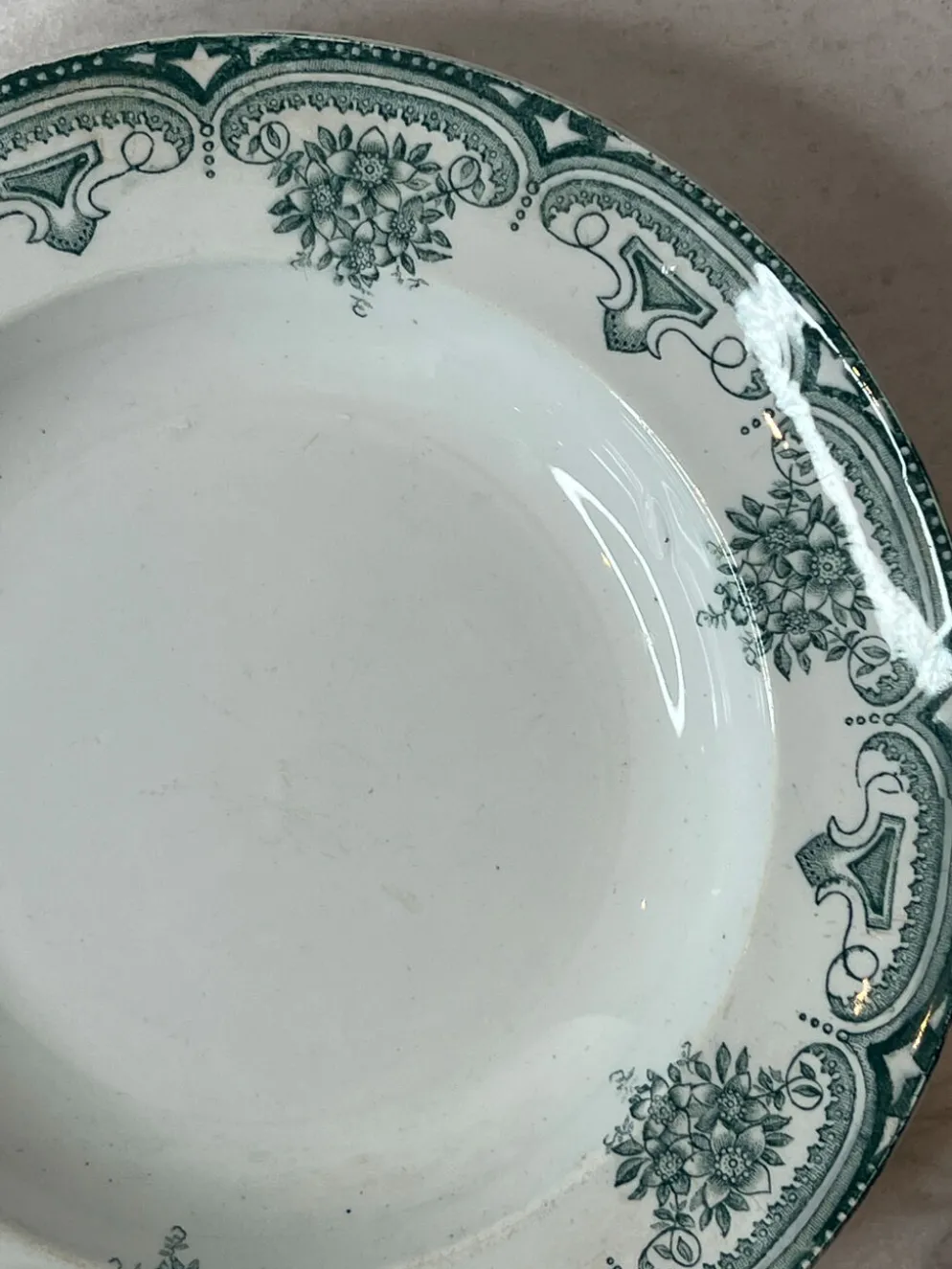 Assiette creuse terre de fer Narcisses Onnaing