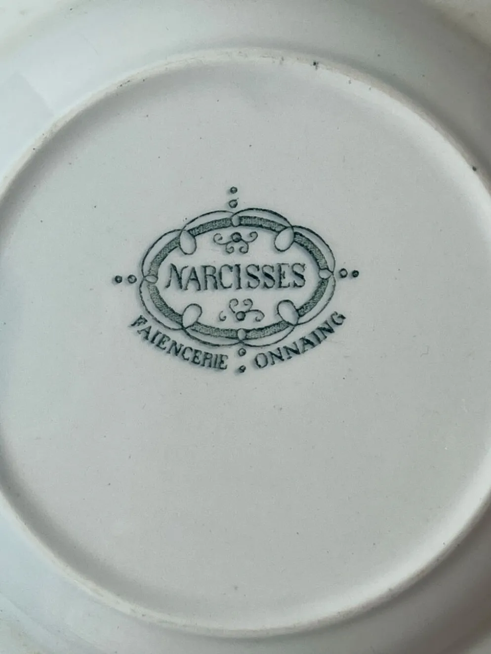 Assiette creuse terre de fer Narcisses Onnaing