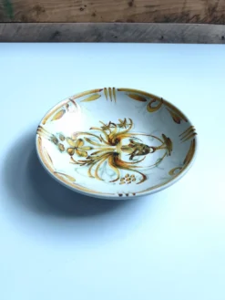 Assiette creuse vintage Keraluc Quimper France G6 plat décor floral bo