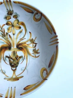 Assiette creuse vintage Keraluc Quimper France G6 plat décor floral bo