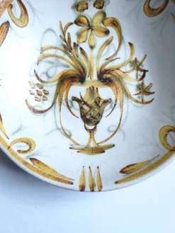 Assiette creuse vintage Keraluc Quimper France G6 plat décor floral bo