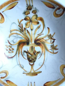 Assiette creuse vintage Keraluc Quimper France G6 plat décor floral bo