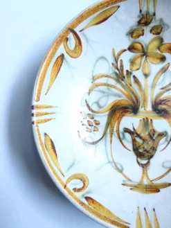 Assiette creuse vintage Keraluc Quimper France G6 plat décor floral bo