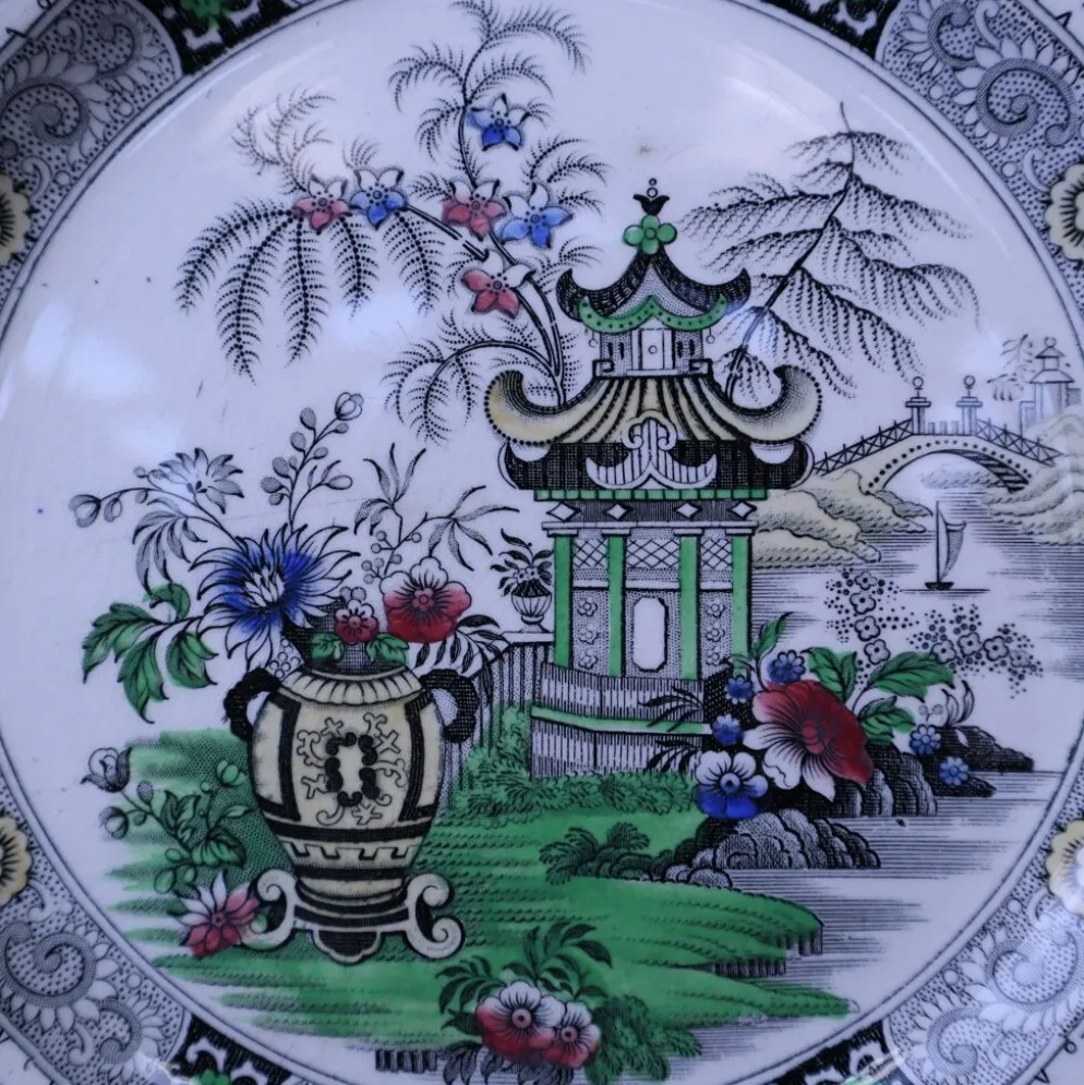 Assiette décoratif Creil et Montereau - Décor Japonais Polychrome XIXe