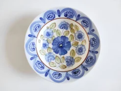 Assiette décorative fleurs peintes