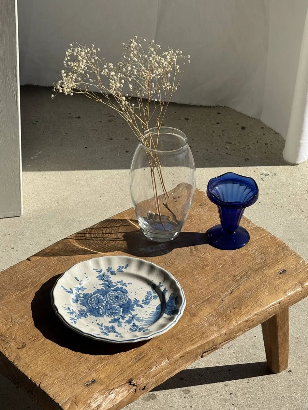 Assiette décorative à motif d'oiseau stylisé D24,5