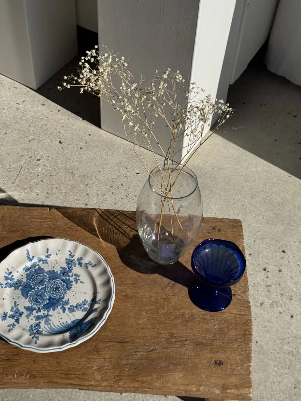 Assiette décorative à motif d'oiseau stylisé D24,5