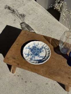 Assiette décorative à motif d'oiseau stylisé D24,5