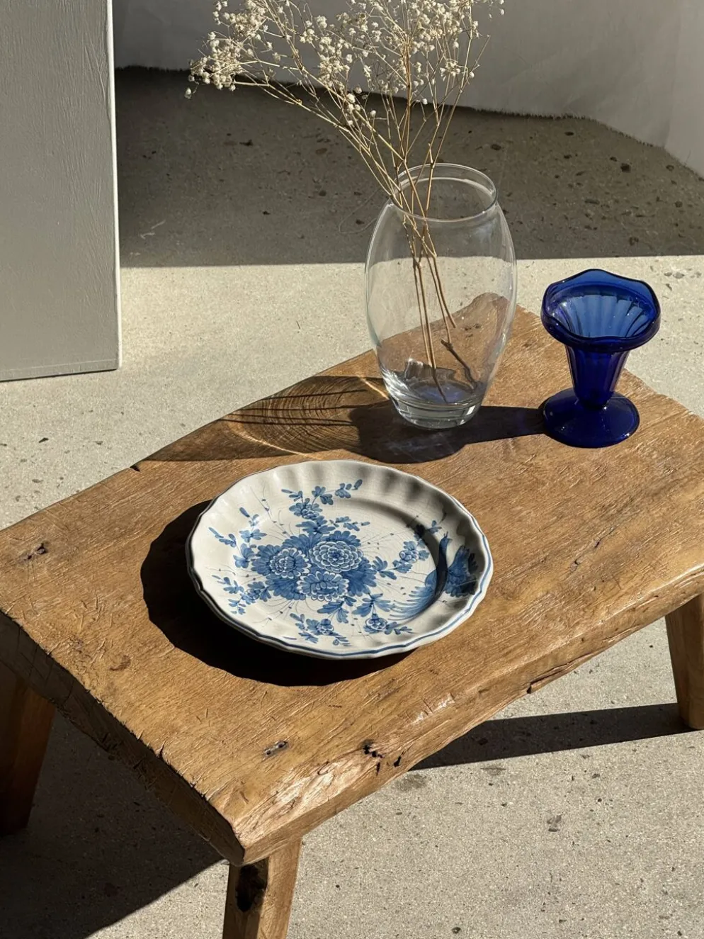 Assiette décorative à motif d'oiseau stylisé D24,5