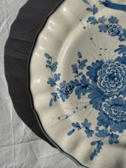 Assiette décorative à motif d'oiseau stylisé D24,5