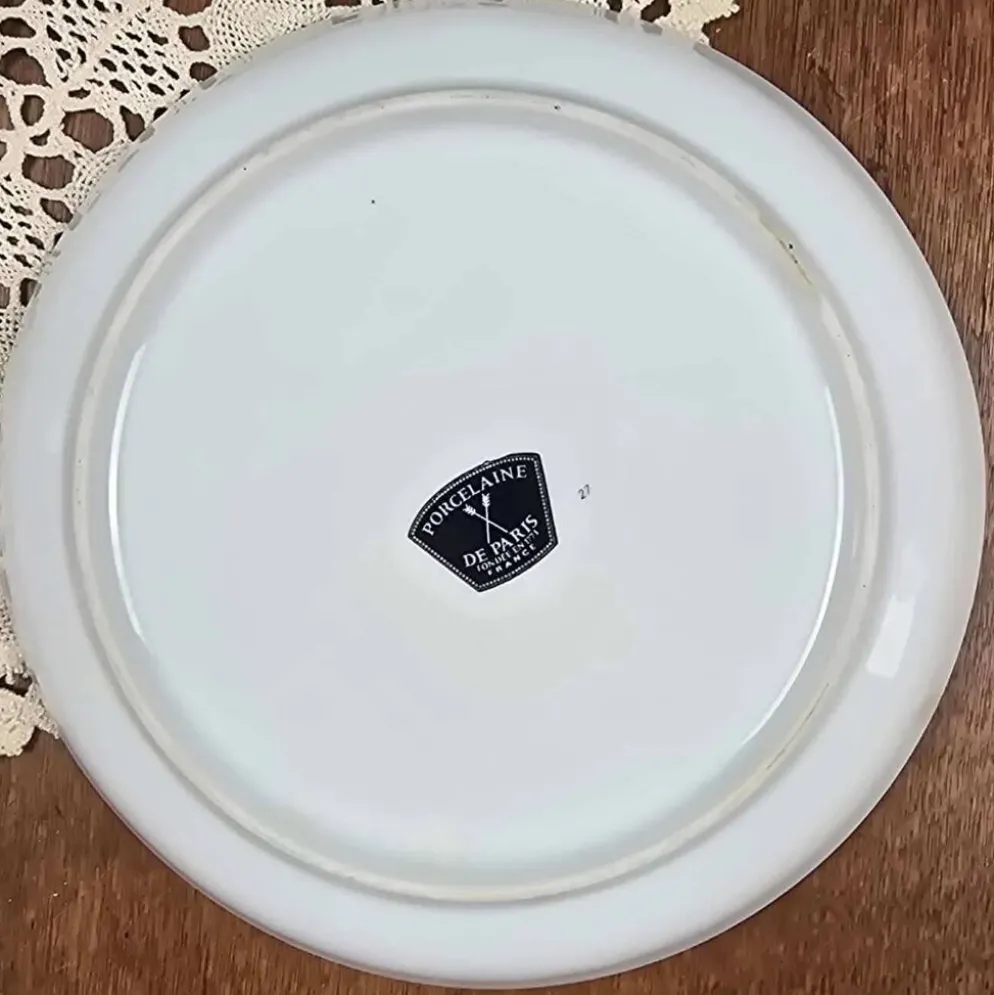 Assiette décorative Porcelaine de Paris – Élégante au grand chapeau