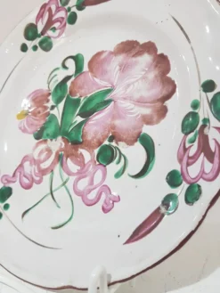 Assiette décorative St. Clement, céramique peinte à la main, France, XIXe siècle